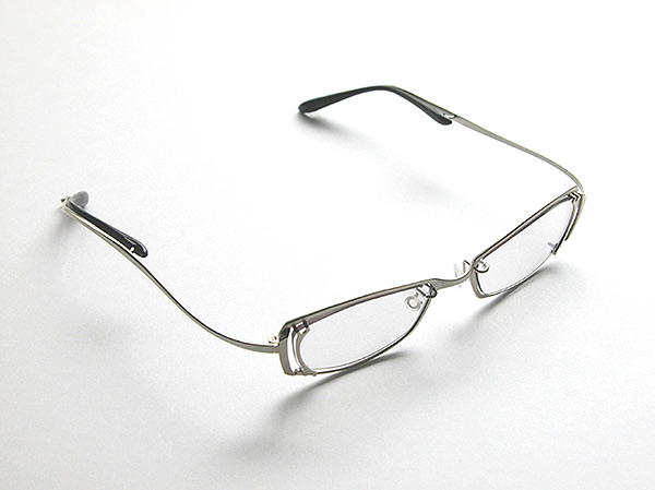 眼鏡 ORI 折り紙をテーマにデザインした眼鏡フレーム