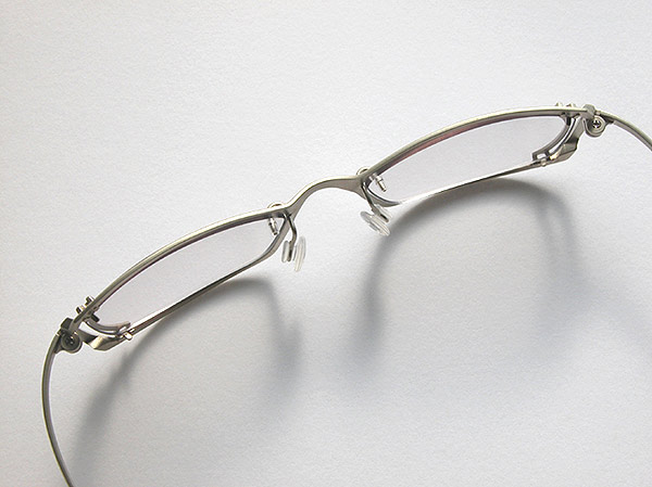 眼鏡 ORI 折り紙をテーマにデザインした眼鏡フレーム