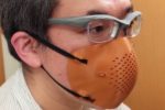 PITATTさんのデータから作成した 3Dプリントマスク 。パーツの分割がありますが、造型の向きも考慮されていて参考になります。